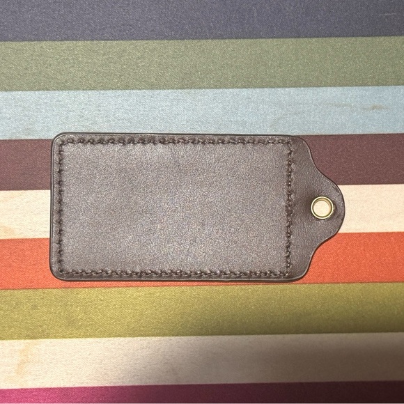 Y2K Gold Coach Hangtag - Picture 4 of 5